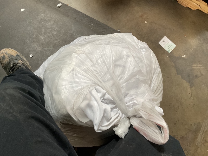 Photo 1 of ****picture for reference only,look through pictures for actual item 
White padded sheets
