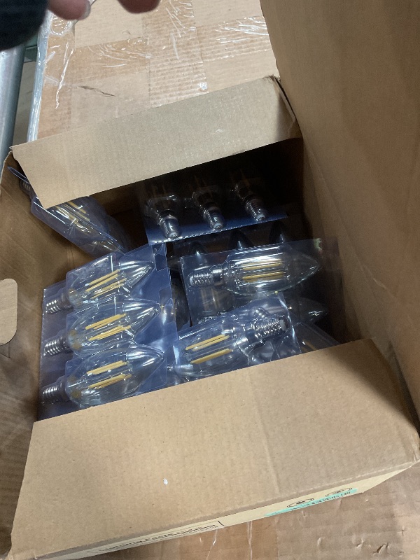 Photo 1 of ***INCOMPLETE SET***GvvooHome LED Candelabra Light Bulbs, E12 Bulb dimmable, 4W,40 watt Equivalent, Chandelier Light Bulbs, B10 Candle Bulb 5000K Daylight, 90+CRI, 400LM, Clear Glass, 48 Pack