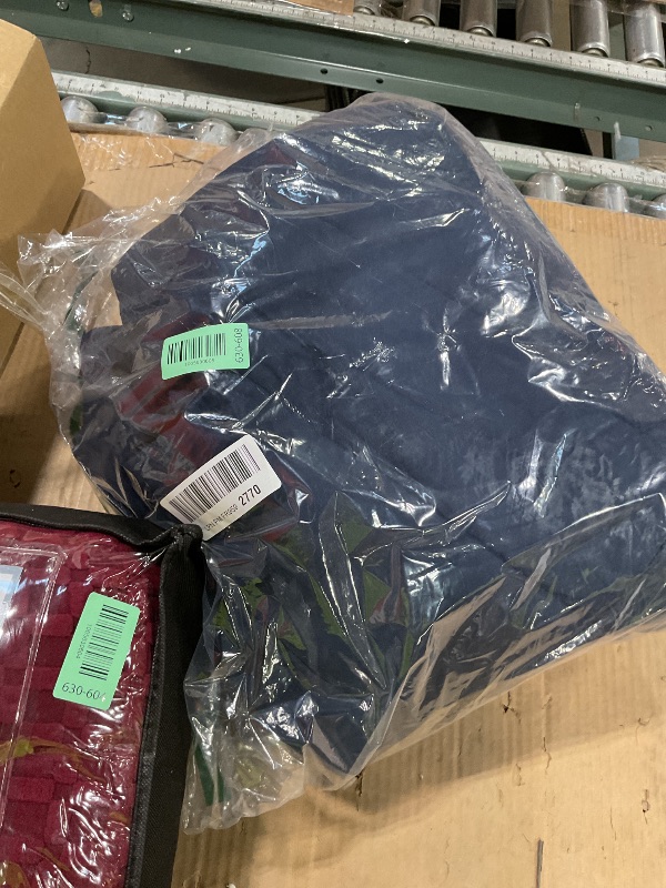 Photo 1 of **STOCK PHOTO FOR REFERENCE**Amazon Basics Lightweight Super Soft Breathable Brushed Microfiber 4 Piece Bed Sheet Set with 14-Inch Deep Pockets, Wrinkle Resistant, Queen, Navy Blue, Solid