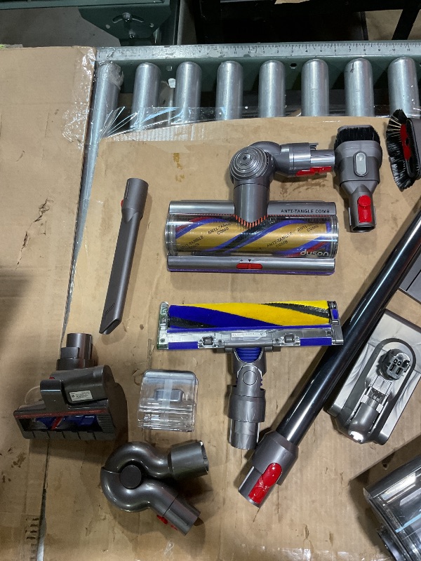 Photo 1 of * DIRTY INSIDE * Dyson 448182-02 V15 Detect SV47 (Renewed)
