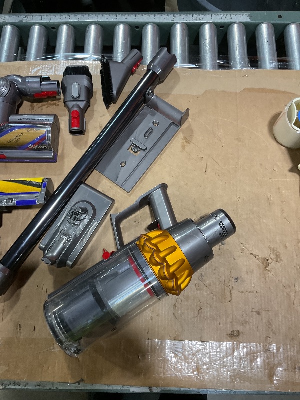 Photo 1 of * DIRTY INSIDE * Dyson 448182-02 V15 Detect SV47 (Renewed)