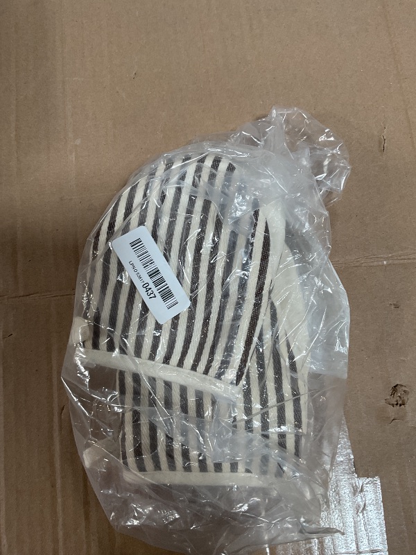 Photo 1 of 1 Pair Mini Oven Mitts,High Heat Resistant Oven Gloves,Kitchen Short Oven Mit with Hanging Loop for BBQ, Baking, Cooking and Grilling, (Khaki)