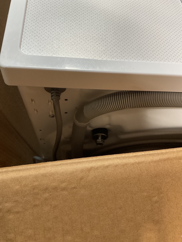 Photo 1 of ***FOR PARTS ONLY/ DAMAGED*** Midea 24 Inch All-in-One Front Load Washer Dryer Combo, 2.7 Cu.ft 26lbs Ventless Full-Automatic Washing Machine with Steam Care, Overnight Dry, 1400 RPM 16 Wash Cycles, White