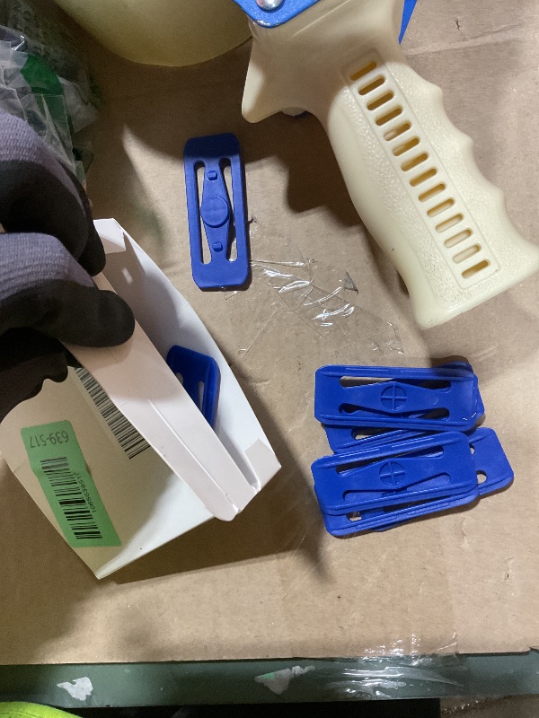 Photo 1 of [25 Pack] K TOMOTO Racetrack Connectors Compatible with Hot Wheels | Blue Replacement Parts for Race Track Sets | Durable & Tight Fit | Birthday Gift for 5-12 Years Old