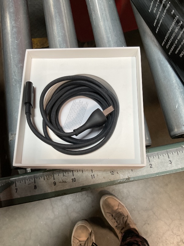 Photo 1 of ***LITTLE BIT OF SCRATCHES ****Apple 2024 Mac mini Desktop Computer with M4 chip with 10?core CPU and 10?core GPU: Built for Apple Intelligence, 16GB Unified Memory, 256GB SSD Storage, Gigabit Ethernet. Works with iPhone/iPad