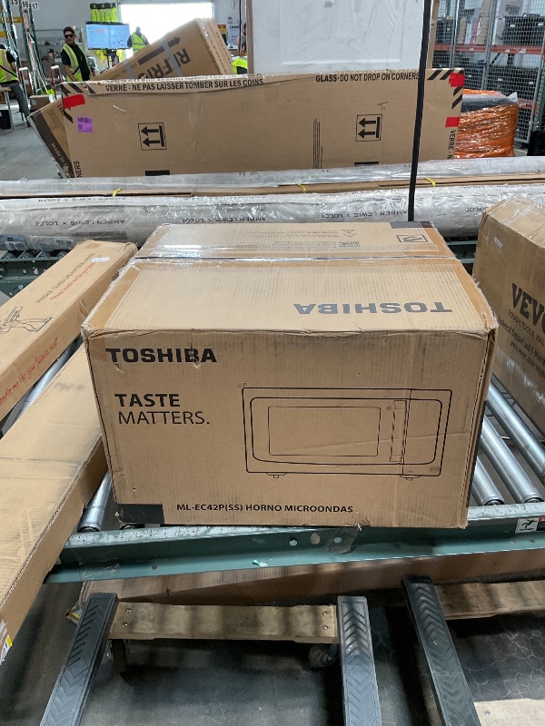 Photo 1 of ***USED*** TOSHIBA 4-in-1, 1.5 cu. ft., Countertop Microwave Oven, Smart Sensor, 1000 Watts, ML-EC42P(SS), Stainless Steel