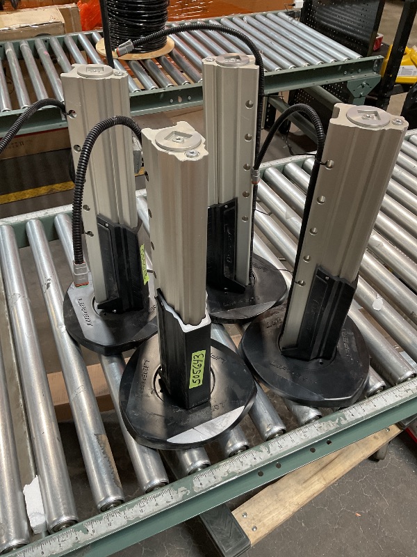 Photo 1 of *** USED/MINOR DAMAGE*** Hydraulic Leveling System / LIPPERT