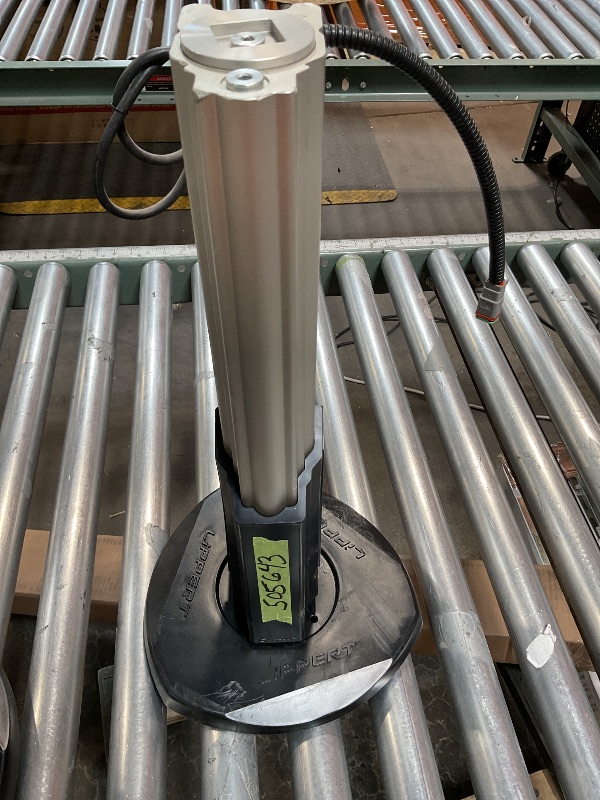 Photo 1 of *** USED/MINOR DAMAGE*** Hydraulic Leveling System / LIPPERT
