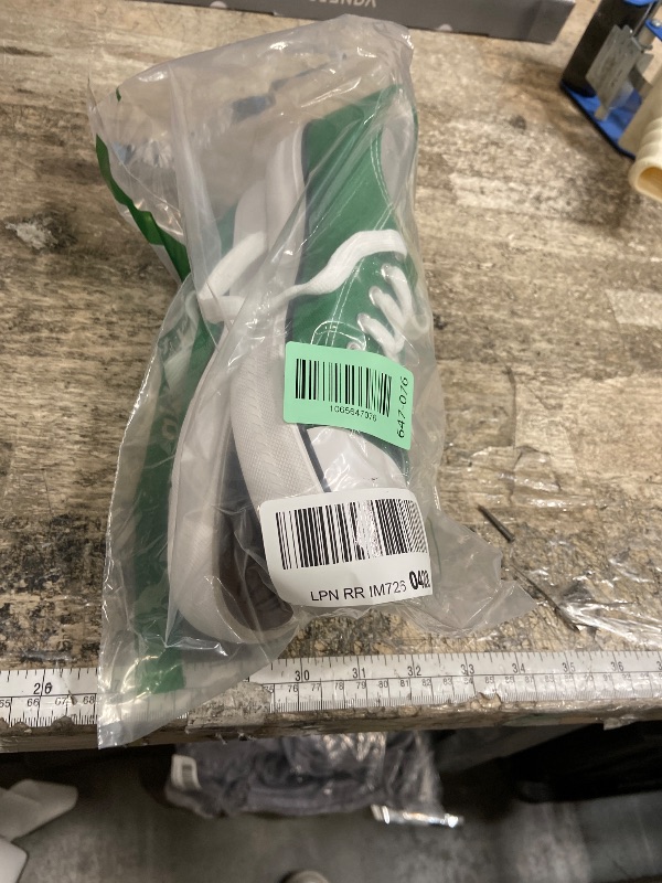 Photo 1 of **PICTURE FOR REFERENCE GREEN TAG IS NOT CORRECT*** Unisex Low Top Lace Up Casual Canvas Shoes for Women and Men, Comfortable Lightweight Classic Fashion Sneakers Popular 2025, Zapatillas Casual De Lona De Moda para Hombre Y Mujer Green size 38