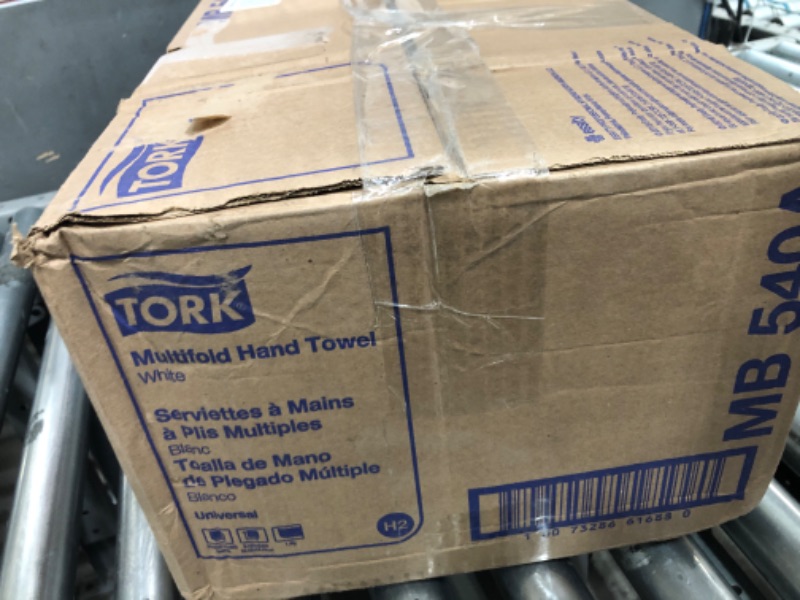 Photo 1 of
Tork Multifold Hand Towel White H2, Universal, 100% Recycled Fibers, 16 x 250 Towels, MB540A