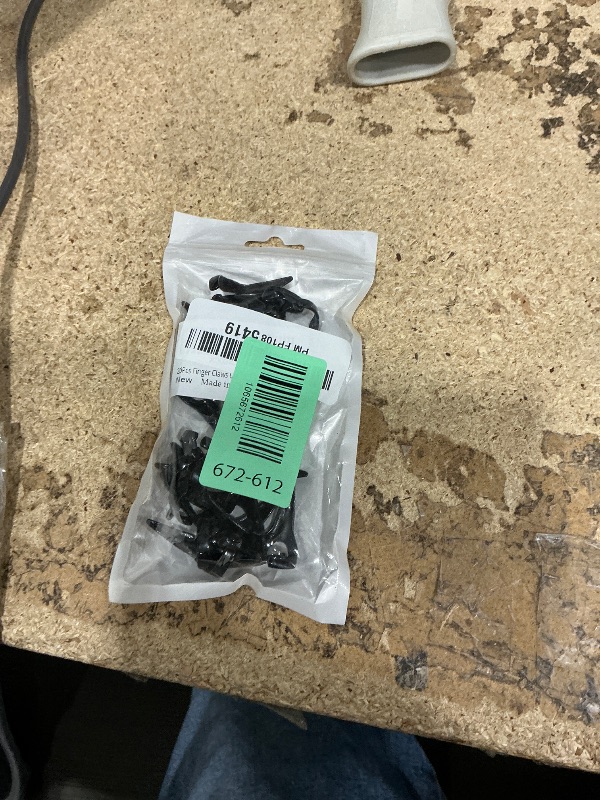 Photo 1 of 20Pcs Finger Claws Cosplay Claws Rings Adjustable Open Claw Rings Full Finger Set Metal Nail Punk Rock Fingertip Braiding Hair Parting Tool for Holiday Party Decoration Unisex Adult Kids?Black?