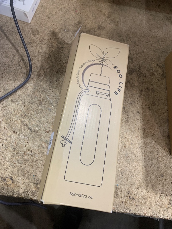 Photo 1 of (Silicone sleeve missing) HY3 Borosilicate Glass Drinking Bottle with Bamboo Lid and Silicone Sleeve, 22 oz Reusable Water Bottle with Carry Cord for Travel, Leak Proof, BPA-Free (Wildflower Pink)