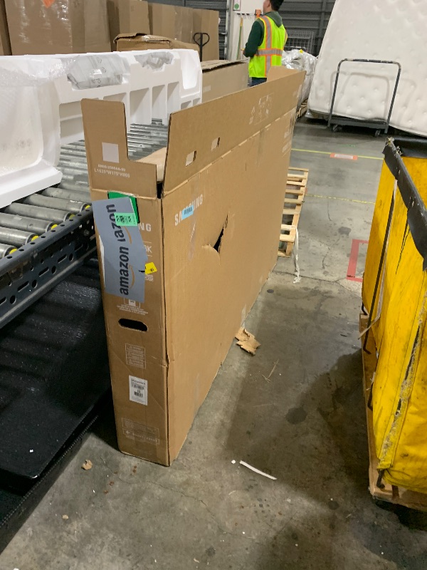 Photo 1 of FOR PARTS ONLY*************** Samsung 65-Inch Class QLED 8K QN800D Series Mini LED, Neo Quantum HDR Smart TV w/Dolby Atmos, Object Tracking Sound+, AI Motion Enhancer, Real Depth Enhancer Pro, Alexa Built-in (QN65QN800D, 2024)