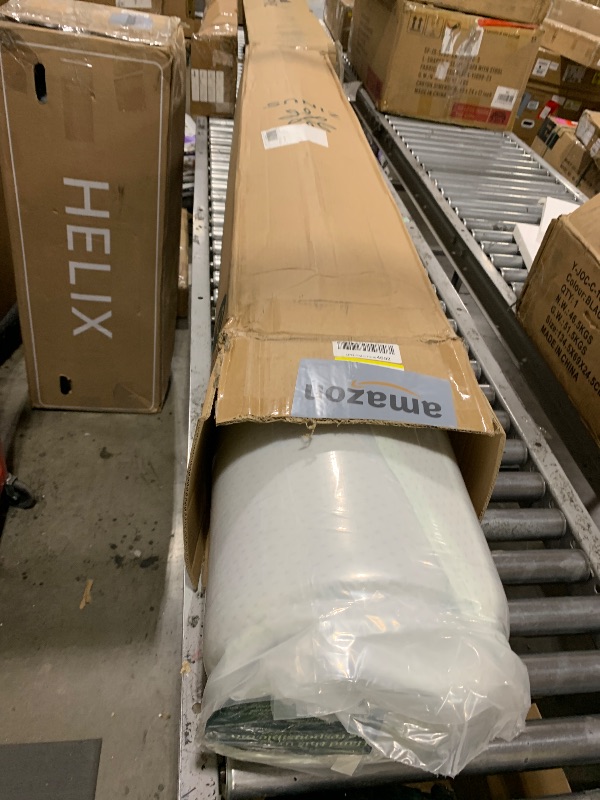 Photo 1 of 

ZINUS 10 Inch Queen Green Tea Memory Foam Mattress [New Version], Fiberglass Free, Medium Firm Feel, Zoned Pressure Relief, Certified Safe Foams & Fabric, Mattress in A Box