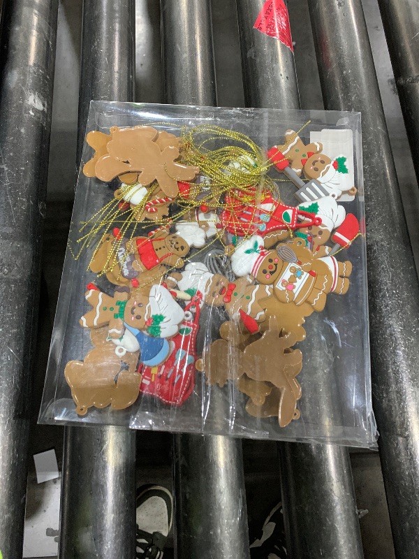 Photo 1 of 24pcs Gingerbread Christmas Decoration for Tree - Cooking Gingerbread Man Ornaments Christmas Hanging Decor for Christmas Tree Home Kitchen Decor Party Supplies