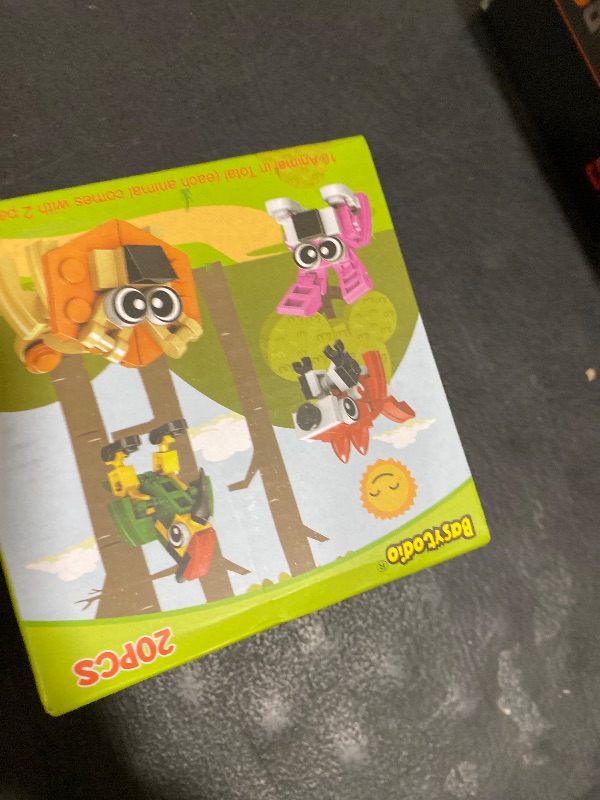 Photo 1 of 20pcs Animal Mini Building Blocks Party Favor for Kids Return Gifts For Birthday Goodie Bag Stuffer Class Prize Box Toys Small Bulk Pinata Stuffer End of School Year Gift for Student Boy Girl 4-8 8-12