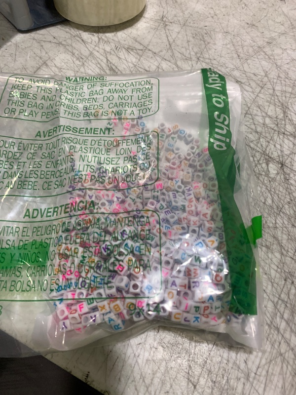 Photo 1 of 1200pcs 6×6mm Alphabet Beads White Cube Acrylic Colorful Letter Beads, for Bracelets and Jewelry Making