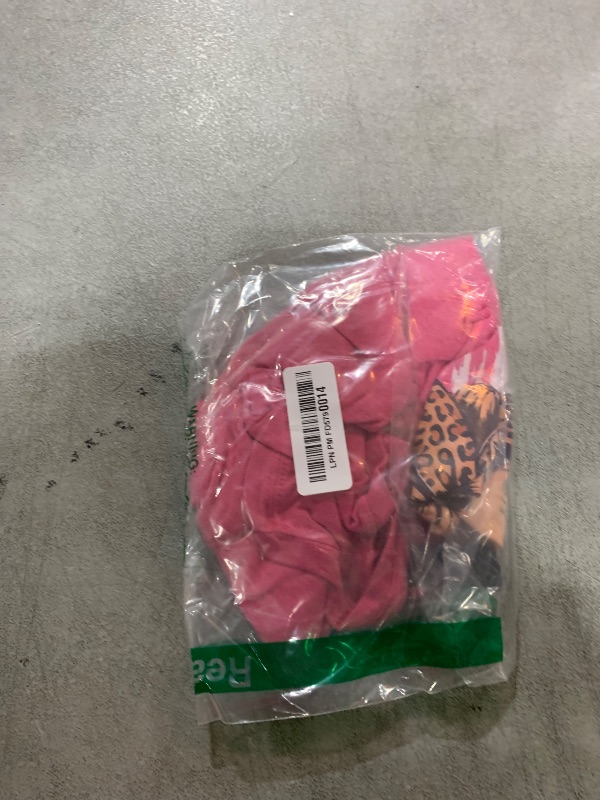 Photo 1 of ****STOCK PHOTO SIMILAR TO ITEM****
Shorty Hit Forty T-Shirt (Size Unknown)
