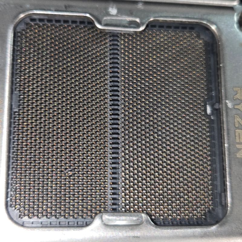 Photo 1 of **BENT PINS** GIGABYTE A620I AX (AM5/ LGA 1718/ AMD/ A620/ Mini-ITX/ 5-Year Warranty/ DDR5/ Single M.2/ PCIe 4.0/ USB 3.2 Gen1 Type-C/Realtek Wi-Fi 6E/ Realtek 2.5GbE/ Q-Flash Plus/PCIe EZ-Latch/Motherboard)
