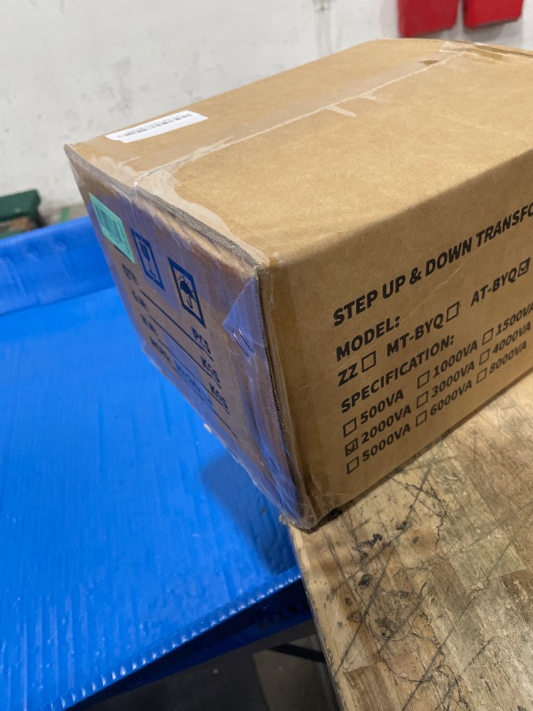 Photo 1 of **FACTORY SEALED** 2000W Voltage Converter Transformer Step Up 110V/120V to220V/240V or Step Down 220V to 110V AC Power Converte, Circuit Breaker Protection, 2 US sockets, 2 Universal sockets, LCD Display