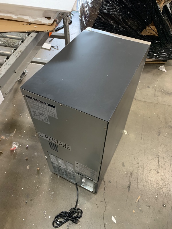 View 2 of (used) EdgeStar 15 in. 50 lbs. Built-in Ice Maker in Stainless Steel IB450SSP