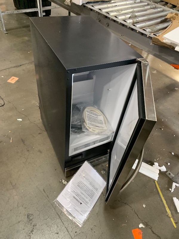 View 3 of (used) EdgeStar 15 in. 50 lbs. Built-in Ice Maker in Stainless Steel IB450SSP