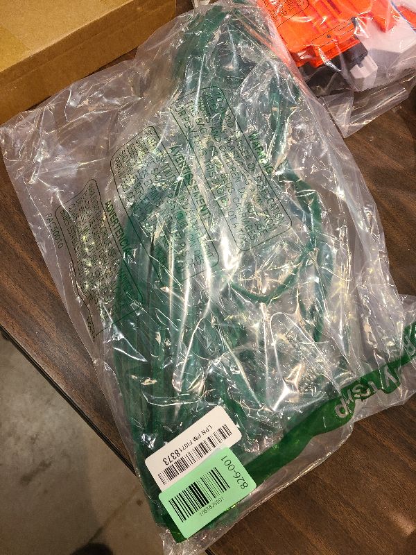 Photo 1 of 100PCS Christmas Garland Ties Green Fuzzy Chenille Stems Decorative Garland Twist Ties Reusable Holiday Wreath Hanger Fuzzy Sticks for Banister Railing Staircase Wreath Making Xmas Tree Craft Supplies