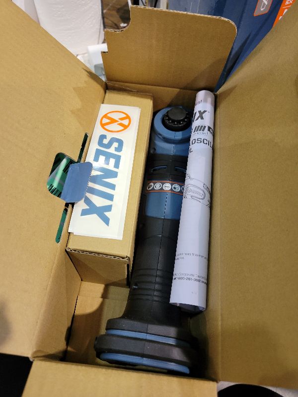 Photo 1 of SENIX 20V Oscillating Multi-Tool