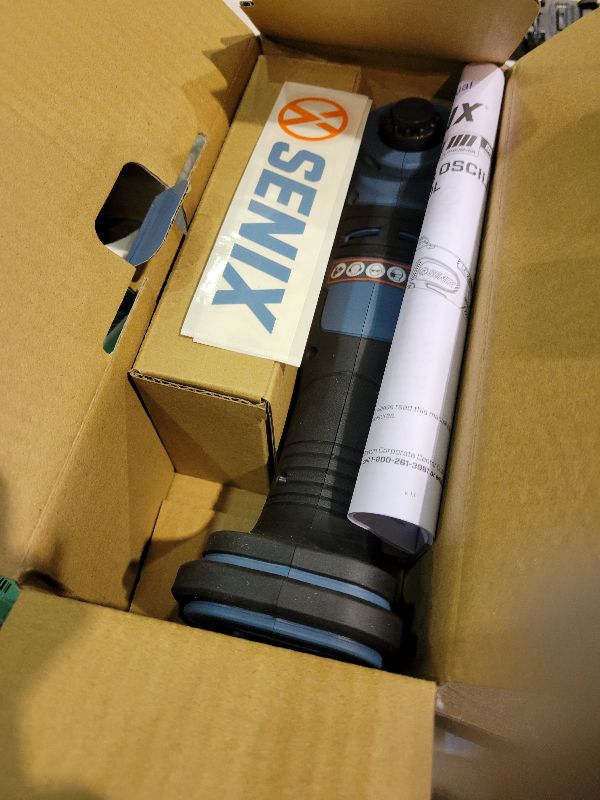 Photo 1 of SENIX 20V Oscillating Multi-Tool