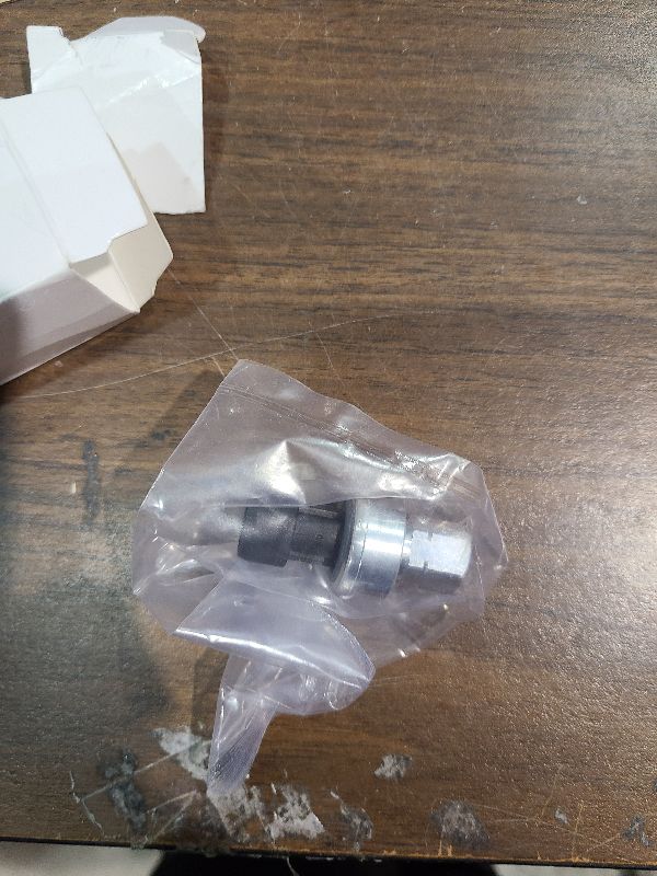 Photo 1 of 13587697,Refrigerant Pressure Switch for Chevrolet Astra,Aveo,5,Beretta,Camaro,Caprice,Cavalier,Corsica,Corvette,Epica.GMC,Cadillac,Isuzu,Oldsmobile,Buick,DaewooFiat,Pontiac,Saab,Saturn,Suzuki.