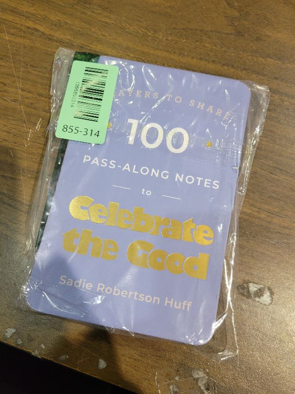 Photo 1 of 100 Pass-Along Notes to Celebrate the Good: Prayers to Share (Shareable Messages of Encouragement with a Prayer, Scripture, and Inspirational Quote)