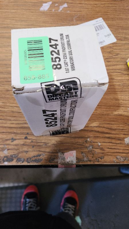 Photo 1 of 1/64  Collection Series CAT 950M Wheel Loader Long Fork & Bucket (2 logs Included)