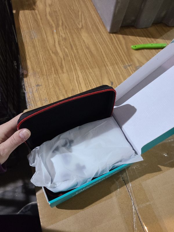 Photo 1 of ?R36MAX 4000mAh Portable Rechargeable Handheld Retro Game Console,Comfort Non-Slip Handheld Standing Retro Game Console with 64G TF Car,4.0-inch Screen,for Office,Blue