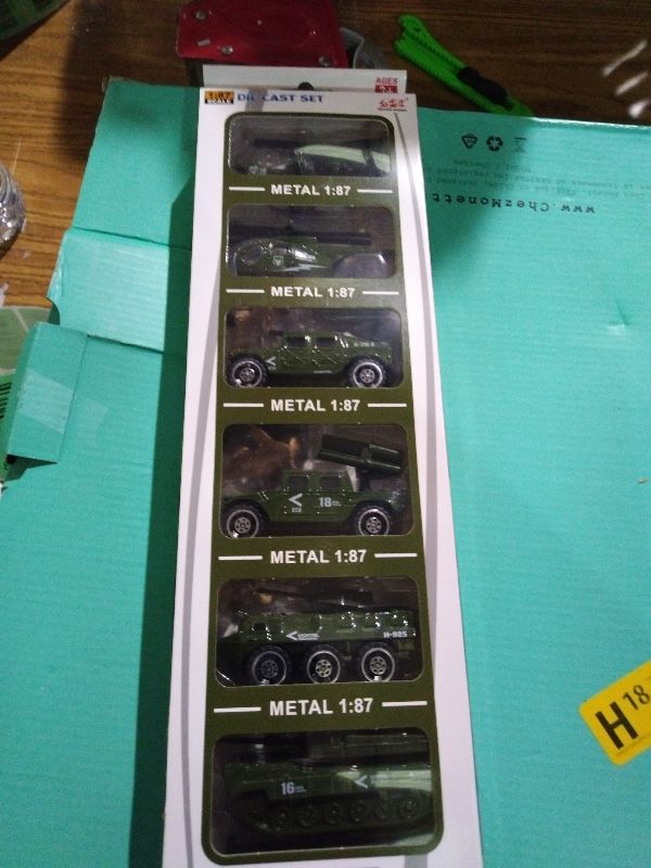 Photo 1 of 18 Pack Die-cast Military Vehicles Sets,6 Pack Assorted Alloy Metal Models Car Toys and 12 Pack Soldier Army Men, Mini Army Toy Tank,Panzer,Anti-Air Vehicle,Helicopter Playset for Kids Boys