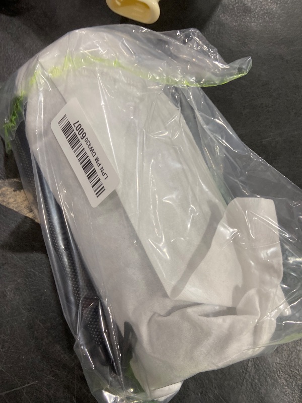 Photo 1 of JBL Charge 6 - Portable Waterproof & Drop-Proof Bluetooth Speaker, Bold JBL Pro Sound with AI Sound Boost, 28Hrs of Playtime, Built-in powerbank & Comes with a Sturdy/Removable Carrying Strap (Black)