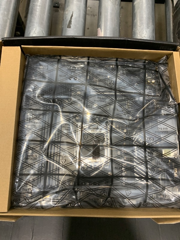 Photo 1 of MSI PRO B650M-P ProSeries Motherboard (AMD Ryzen 9000/8000/7000 Series Processors, AM5, DDR5, PCIe 4.0, M.2, SATA 6Gb/s, USB 3.2 Gen 2, HDMI/DP, 2.5Gbps LAN, mATX)