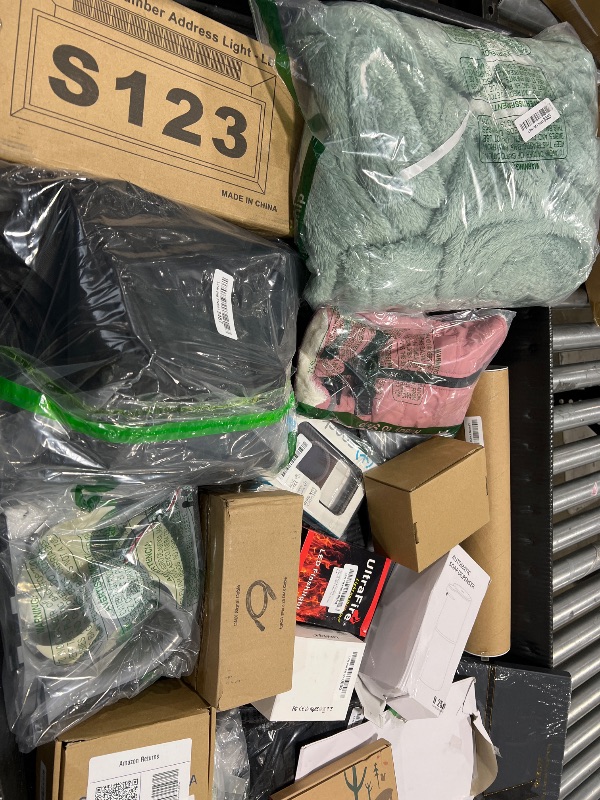 Photo 1 of box of mixed items