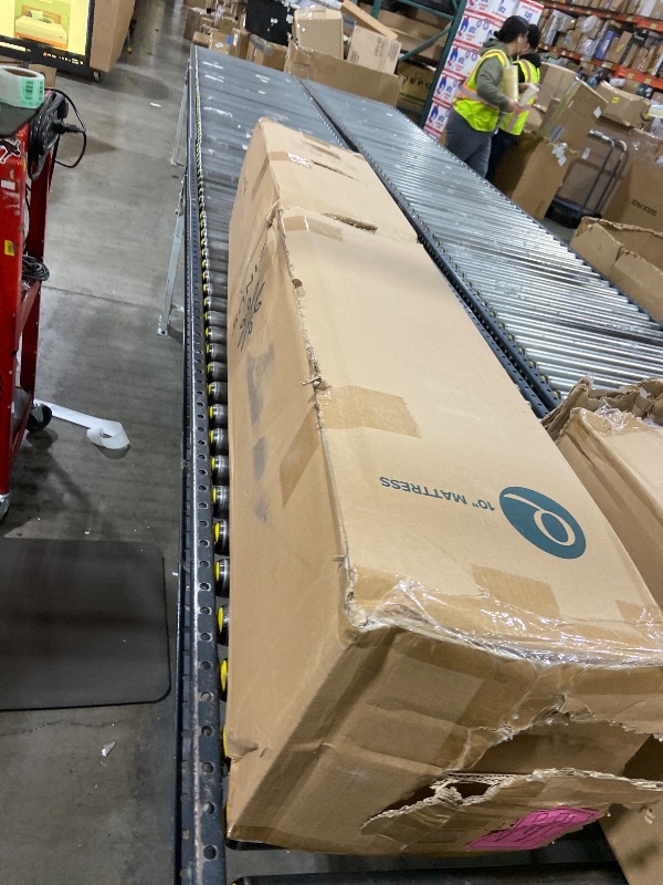 Photo 1 of Zinus 10 Inch Green Tea Essential Memory Foam Mattress [New Version], Queen, Fiberglass Free, Medium Feel, Breathable Airflow Memory Foam, Certified Safe Foams & Fabric, Mattress in A Box