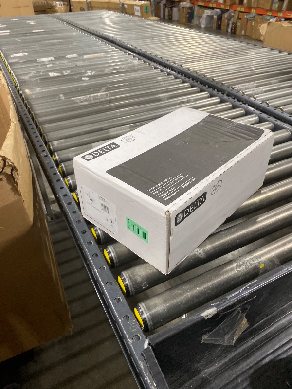 Photo 1 of Delta Faucet Saylor 17 Series Black Shower Valve Trim Kit withIn2ition 2-in-1 Shower Head with Handheld Spray, Shower Faucet Set, Shower Head and Handle, Matte Black T17235-BL-I (Valve Not Included)