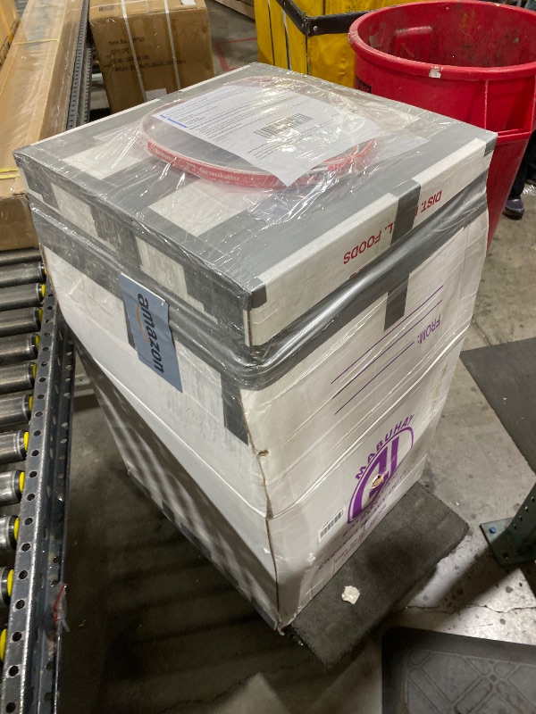 Photo 1 of VEVOR Commercial Electric Meat Bandsaw, 2200W Stainless Steel Countertop Bone Sawing Machine, Workbeach 18.5" x 20.9", 0-7.1 Inch Cutting Thickness, Frozen Meat Cutter with 6 Blades for Rib Pork Beef
