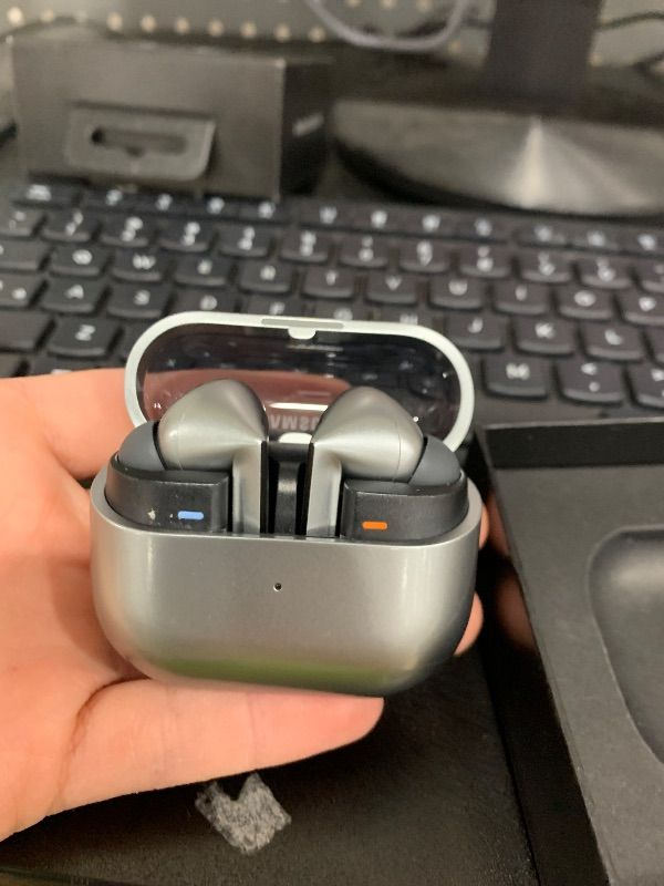 Photo 1 of Samsung Galaxy Buds 3 Pro AI True Wireless Bluetooth Earbuds, Noise Cancelling, Sound Optimization, Redesigned Comfort Fit, Silver [US Version, Amazon Exclusive, 2Yr Warranty]