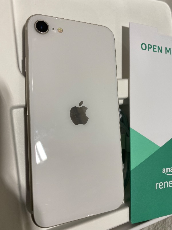 Photo 1 of Apple iPhone SE 3rd Gen, 64GB, Starlight - Unlocked (Renewed Premium)