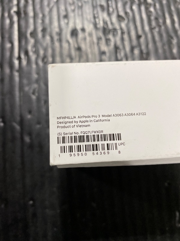 Photo 1 of NON FUNCTIONAL - PARTS ONLY --------------------------------------------------------------------------------------------Apple AirPods Pro 3 Wireless Earbuds, Active Noise Cancellation, Live Translation, Heart Rate Sensing,Hearing Aid Feature,Bluetooth Hea