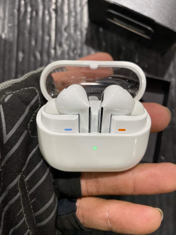 Photo 1 of Samsung Galaxy Buds 3 Pro AI True Wireless Bluetooth Earbuds, Noise Cancelling, Sound Optimization, Redesigned Comfort Fit, White [US Version, Amazon Exclusive, 2Yr Warranty]