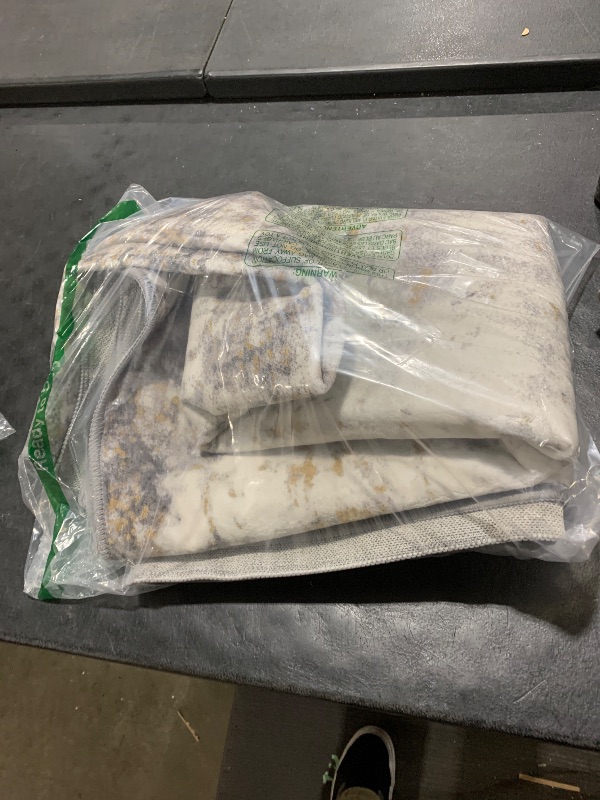 Photo 1 of Area Rugs 4x6, Soft Washable Living Room Rugs, Non Slip Abstract Modern Rugs for Bedroom, Low Pile Stain Resistant Foldable Carpet for Dining Room Bedside Entryway Nursery Decor, Grey Gold