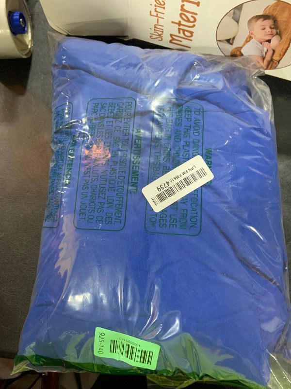 Photo 1 of Chrisuno Men's Water Resistant Ski Vest Jacket Puffer Packable Ultralight Sleeveless Winter Coat Mens Golf Vest Blue 3X-Large