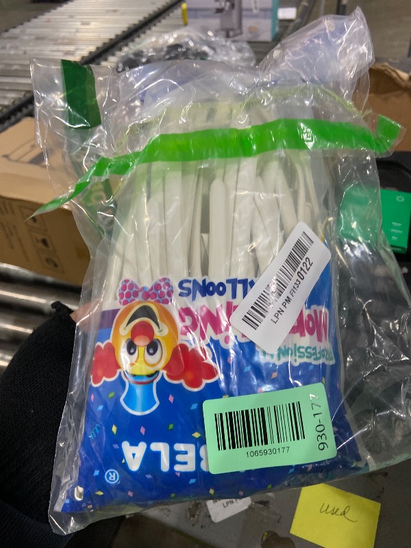 Photo 1 of 100Pcs 260 Balloons White Long Balloons for Balloon Garland Thickening Skinny Latex Twisting Balloon for Animals Modeling Christmas Birthday Wedding Party Decorations