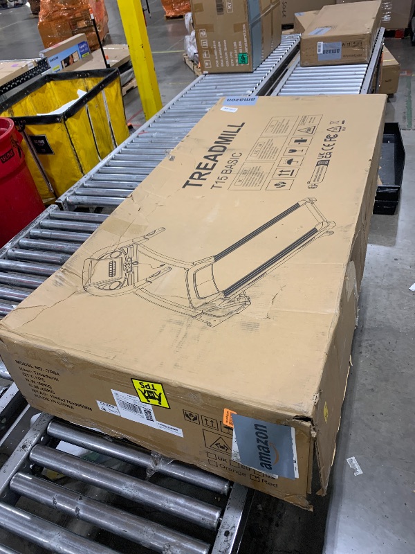 Photo 1 of THERUN Incline Treadmill, Treadmills for Running and Walking, 300 lbs Weight Capacity Folding Treadmill with 0-15% Auto Incline, Wide Belt, 3.5HP, App, Heart Rate, Red