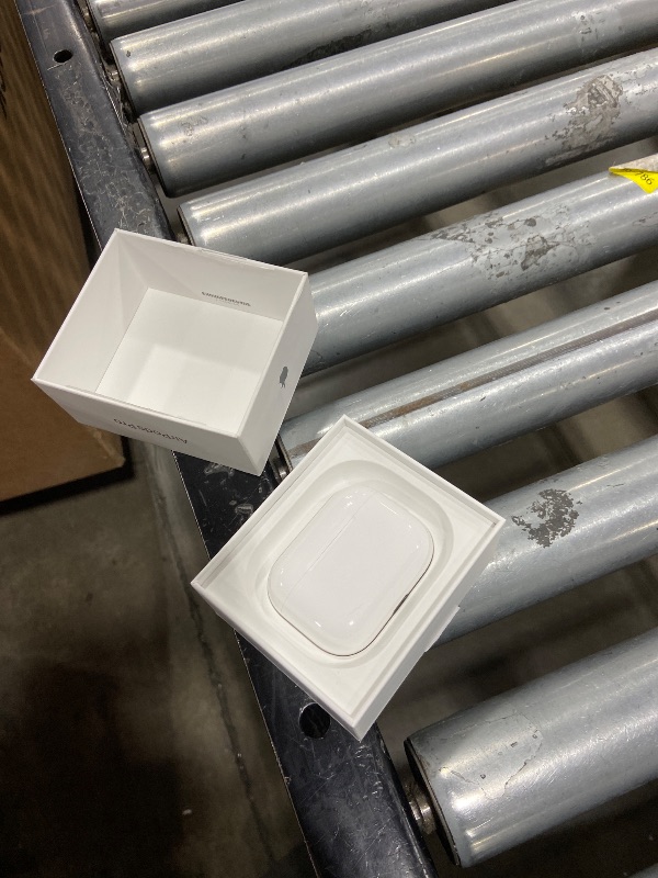 Photo 1 of Apple AirPods Pro 3 Wireless Earbuds, Active Noise Cancellation, Live Translation, Heart Rate Sensing,Hearing Aid Feature,Bluetooth Headphones,Spatial Audio, High-Fidelity Sound, USB-C Charging, White