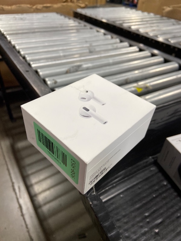 Photo 1 of Apple AirPods Pro 3 Wireless Earbuds, Active Noise Cancellation, Live Translation, Heart Rate Sensing,Hearing Aid Feature,Bluetooth Headphones,Spatial Audio, High-Fidelity Sound, USB-C Charging, White